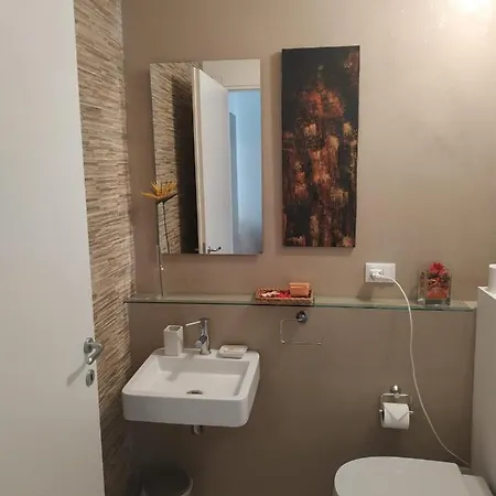 Urban Art Space - Three -near The Center And Train Station *