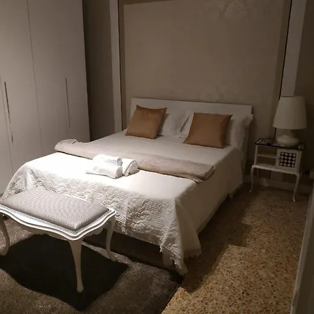 Urban Art Space - Three -near The Center And Train Station *