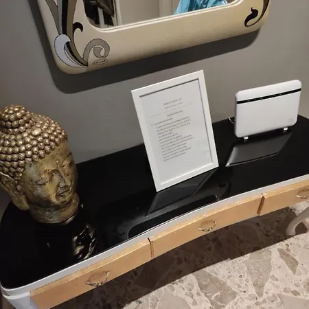 Urban Art Space - Three -near The Center And Train Station Daire