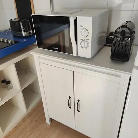 Apartment Urban Art Space - Three -near The Center And Train Station *