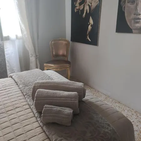 Urban Art Space - Three -near The Center And Train Station Daire