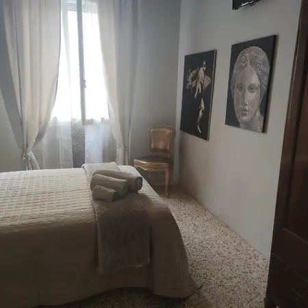 Urban Art Space - Three -near The Center And Train Station Apartment Modena