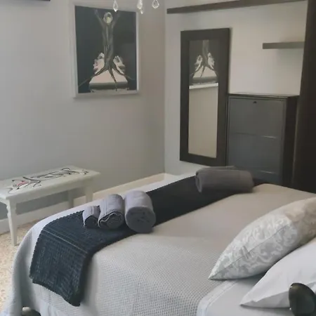 Urban Art Space - Three -near The Center And Train Station Modena