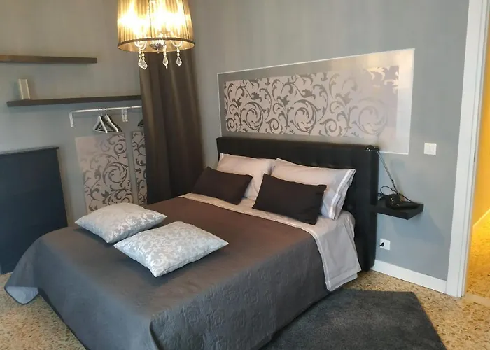 Apartament Urban Art Space - Three -near The Center And Train Station