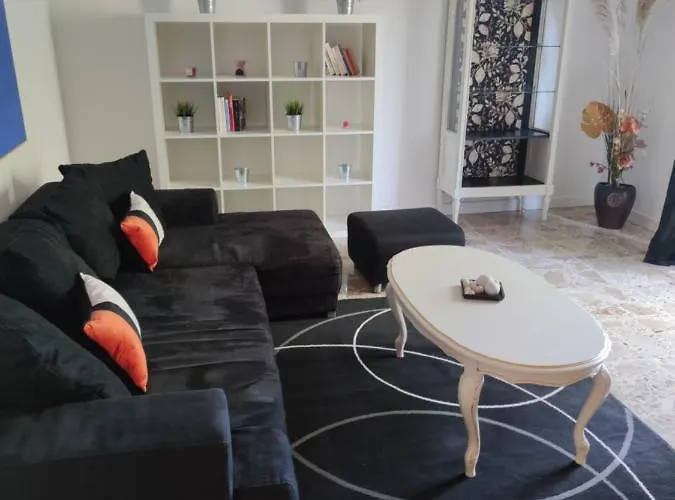 Apartament Urban Art Space - Three -near The Center And Train Station Modena