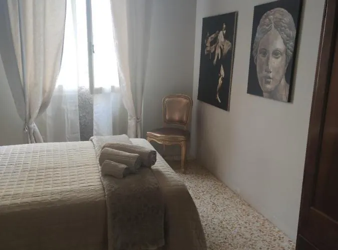 Urban Art Space - Three -near The Center And Train Station Apartament Modena