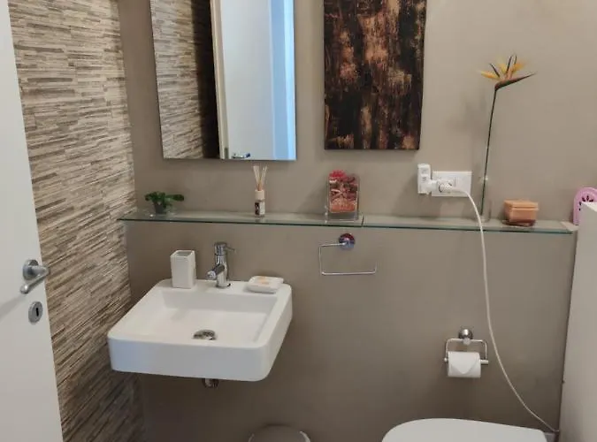 Apartament Urban Art Space - Three -near The Center And Train Station *